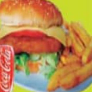 Burger De Pollo + Patatas + Bebida