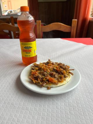 AREPA CON CARNE GUISADA