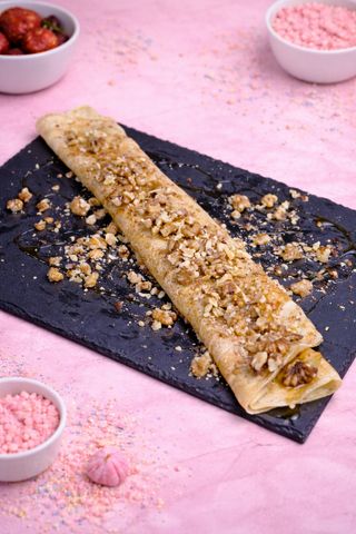 Палачинка с мед и орехи