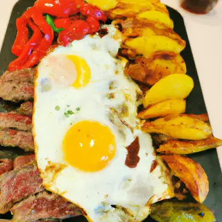 Lomo, Huevo, Patatas Y Pimientos
