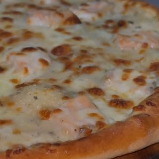 Пицца с лососем 