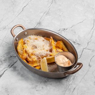 Фри со спайси соусом 