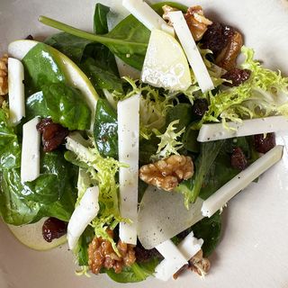 Ensalada De Queso De Cabra