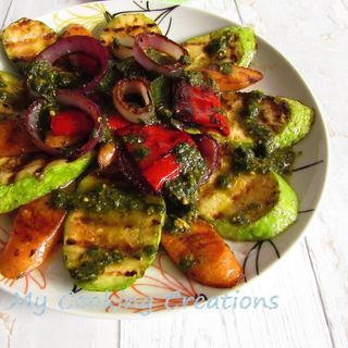 Зеленчуци на скара с копър и чесън