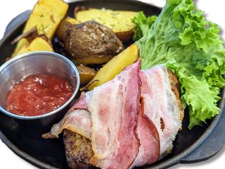 Свинина в беконі 160/110/50 г (160/110/50g)