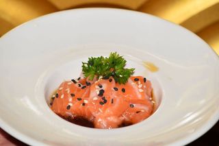 5. Tartara di salmone