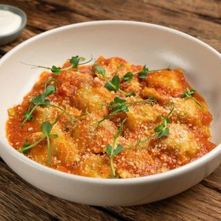 Равіолі з сочевицею та пармезаном у томатному соусі (270г)