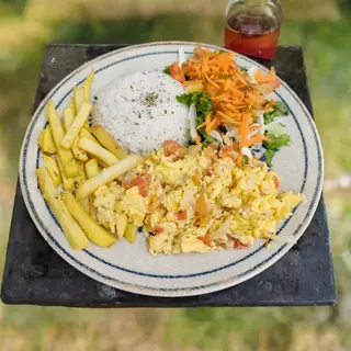 Menú de huevos al perico.No incluye cubiertos.