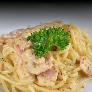 Pâtes Carbonara Avec Jaune D'œuf