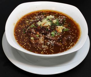 ღორის ხორცი ცხარე სანელებლით, E12