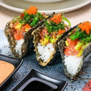 35A. Nori Tako Spicy Atún Crunch (2 Uds.)