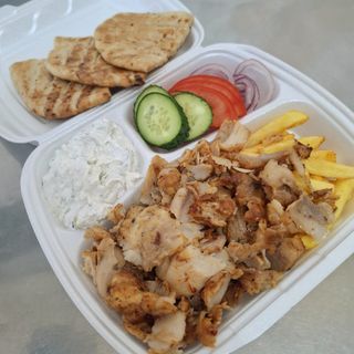 Gyros de pui la farfurie