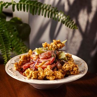 ქართული სალათი ჯონჯოლის ჩიფსით