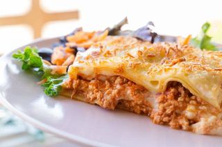 Menu Lasanha + Meia Fatia de Bolo ou Sumo Natural