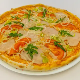 Піца з куркою (500г)