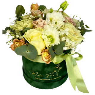 Aranjament de trandafiri albi si eustoma