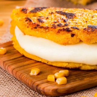 Cachapa Mista (Queijo e Fiambre)