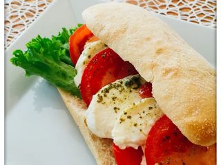 Mozzarella sandwich