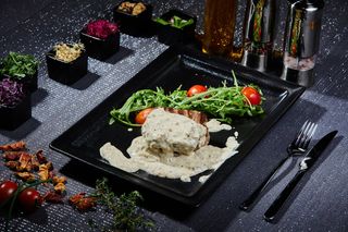 Mușchi de vită cu sos de hribi si trufe