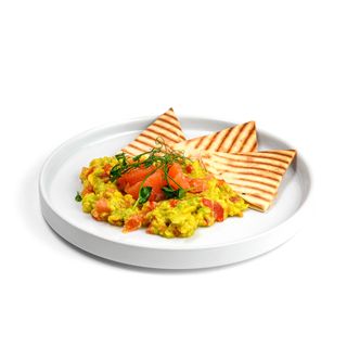 Guacamole cu somon ușor sărat