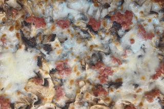 Pizza boscaiola senza glutine e lattosio