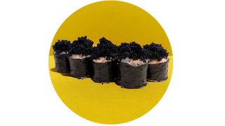 Hosomaki z łososiem i kawiorem