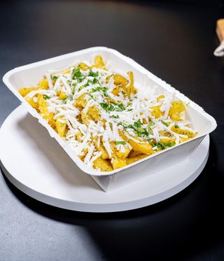 CARTOFI CU TELEMEA si verdeturi + 2 Clatite