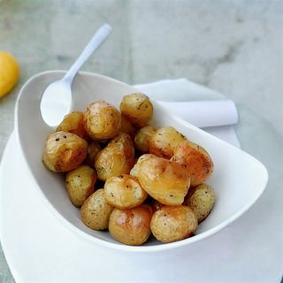 Začinjeni mladi krompira