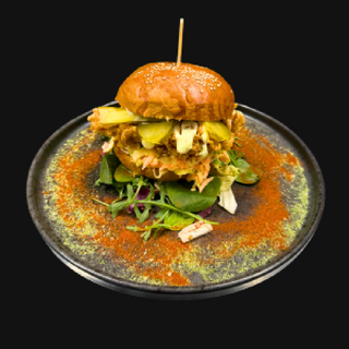 CRISPY DE PUI BURGER CU CARTOFI PROASPETI PRAJITI