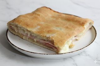 Focaccia mozzarella e cotto