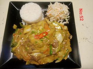 Wołowina w zielonym sosie curry