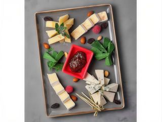 Сирна нарізка з італійських сирів (200g)