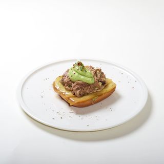 Tostada De Pernil Asado
