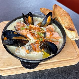 Морепродукти в вершково-пармезановому соусі, 355 г