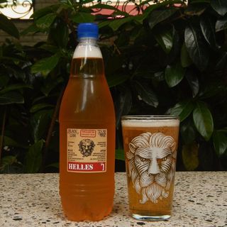 ჩამოსასხმელი ლუდი გაფილტრული "შავი ლომი Helles " 1.5ლ-NEW