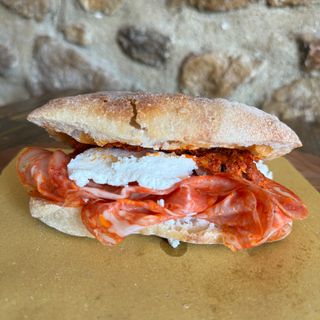 Spianata calabra, ricotta e nduja