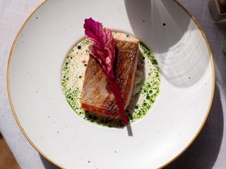 Форель з ніжним рисом під креветково-вершковим соусом (250g)