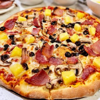 Hawaiian pizza