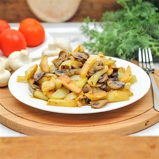 Жареный картофель с грибами