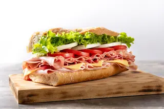 Sandwich cu șuncă