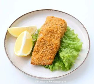 File de cod pane cu salata verde si lamaie