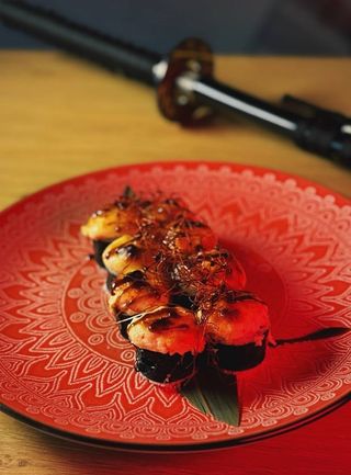 Запечений рол з креветкою