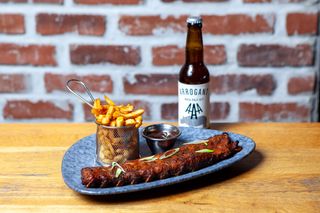 BBQ ribs + bere craft
