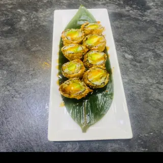 Makis de aguacate tempurizados (8 pzas.)