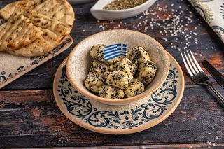 Branza feta cu susan si miere