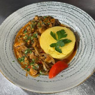 Papricas de ciuperci cu mamaliga 