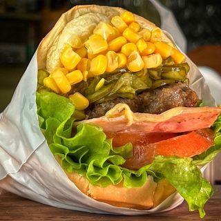 Hamburguesa X Salada Brasil