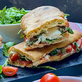 Panuozzo caprese
