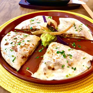 Quesadilla De Carne Molida