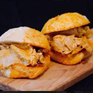 Bifana com Queijo e Fiambre